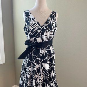 Nine West Dress size 8 black/white floral
